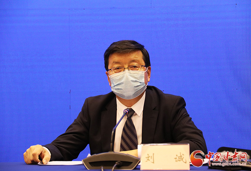 甘肅省人社廳：落實(shí)落細(xì)“四個(gè)確?！贝胧?實(shí)現(xiàn)貧困人口基本養(yǎng)老保險(xiǎn)全覆蓋（圖）