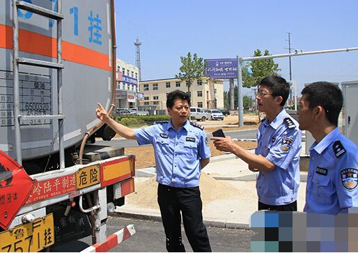 蘭州市開展?；愤\(yùn)輸交通安全專項整治行動