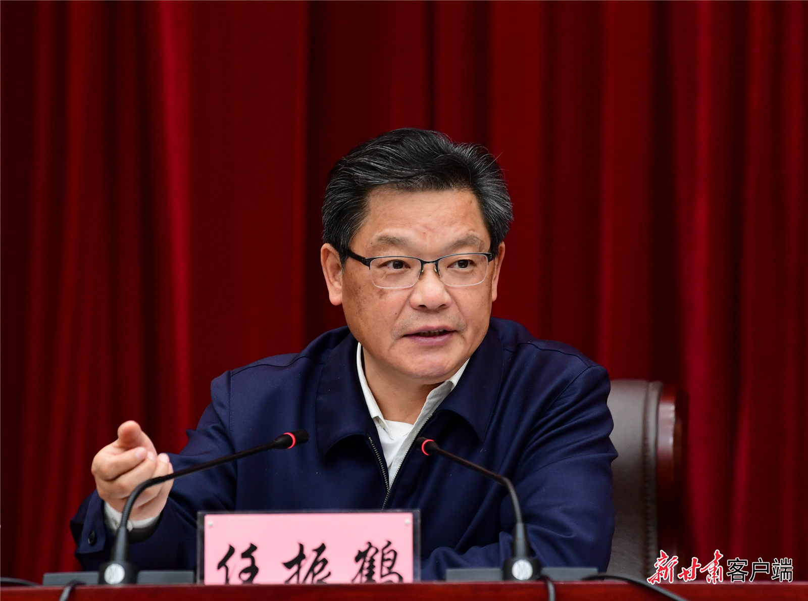 任振鶴在全省新型城鎮(zhèn)化工作推進(jìn)會(huì)議上強(qiáng)調(diào)：凝心聚力抓落實(shí)、蹄疾步穩(wěn)向前進(jìn)，奮力推進(jìn)新型城鎮(zhèn)化建設(shè)再上新臺(tái)階
