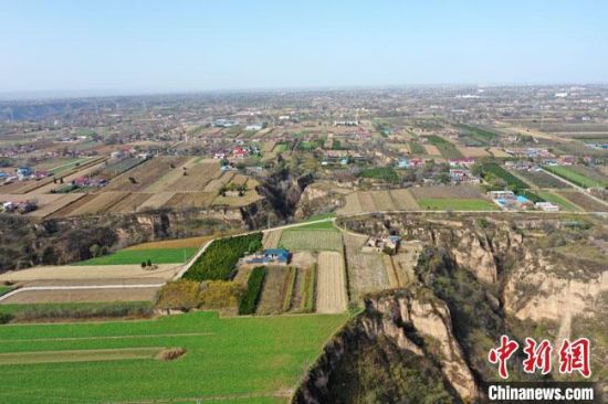 圖為位于甘肅省慶陽(yáng)市西峰區(qū)境內(nèi)的南佐遺址地貌。(資料圖) 甘肅省文物局供圖