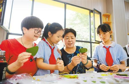 蘭州新區(qū)推進(jìn)“雙減”政策落地非寄宿制中小學(xué)不得在校內(nèi)設(shè)置食品小賣(mài)部、超市