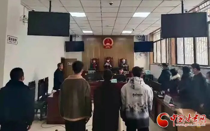 依法帶娃！甘肅省平?jīng)鍪邪l(fā)出首份《家庭教育令》