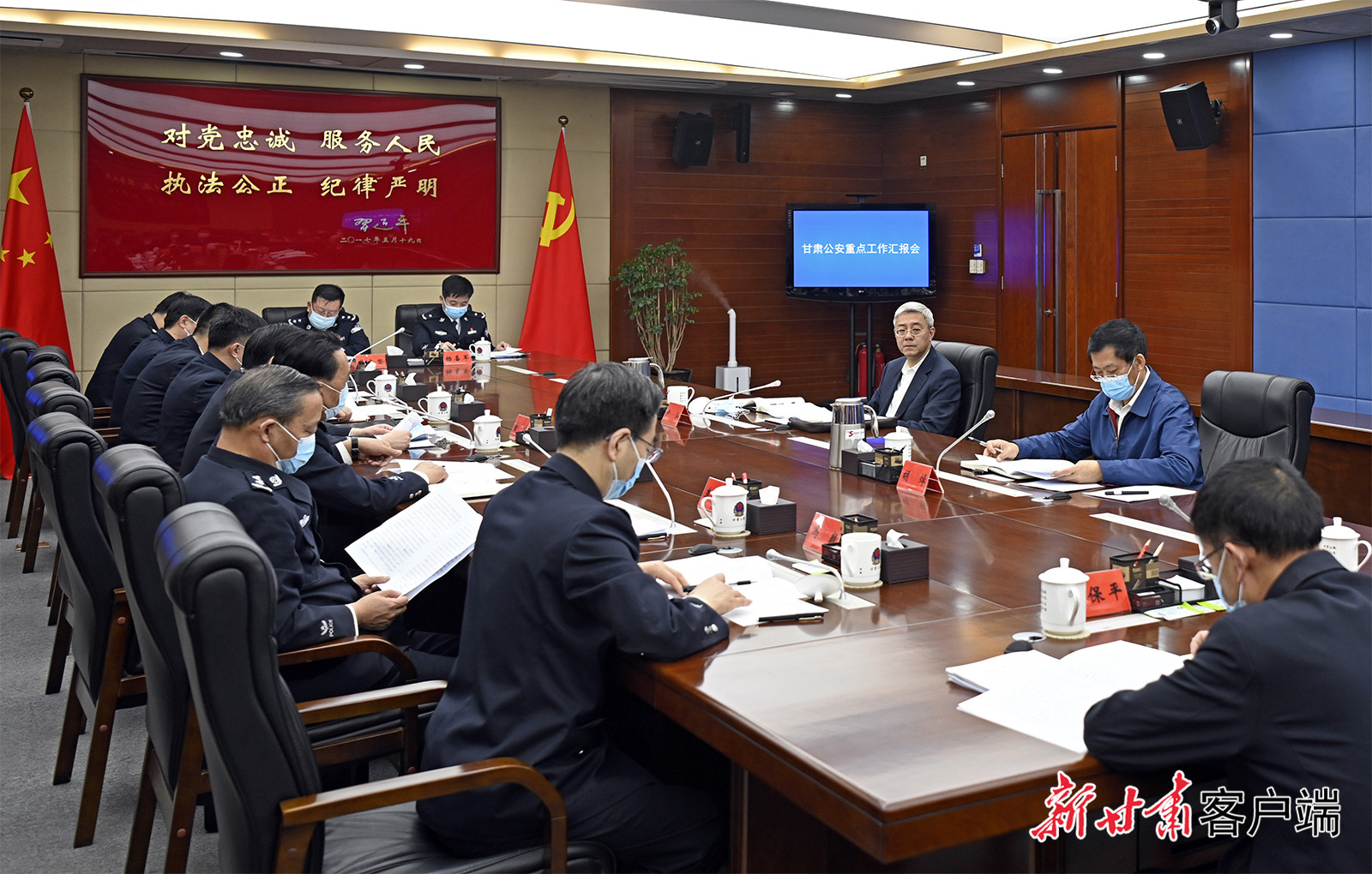【甘快看】尹弘在甘肅省公安廳調(diào)研時強調(diào)：堅持政治建警鍛造公安鐵軍，全力以赴防風險保安全護穩(wěn)定