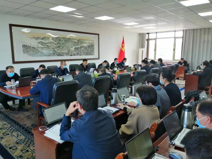 10月17日，金昌市紀(jì)委召開常委會(huì)（擴(kuò)大）會(huì)議，專題學(xué)習(xí)交流習(xí)近平總書記代表第十九屆中央委員會(huì)向黨的二十大所作的報(bào)告，研究學(xué)習(xí)宣傳貫徹落實(shí)工作。.jpg