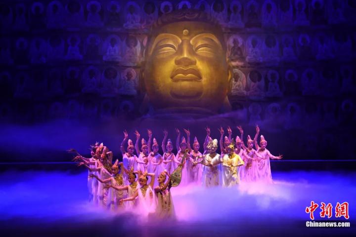 2024年2月23日晚，中國經典舞劇《絲路花雨》在甘肅蘭州演出恭賀新春。李亞龍 攝