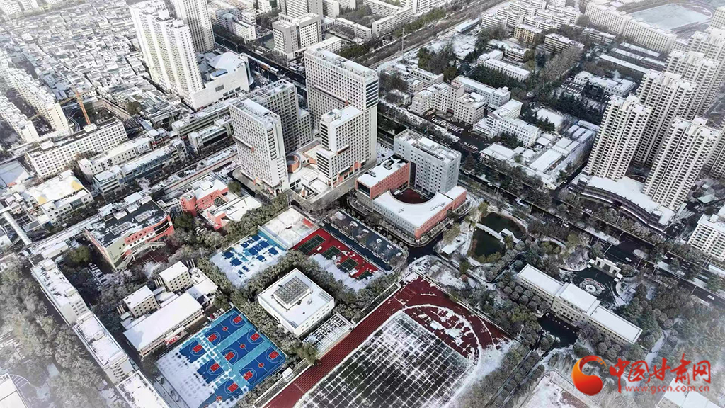在甘肅，遇見一場高校的初雪