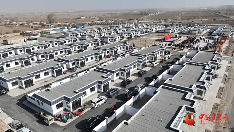 金塔：“暖心路”通村達(dá)戶促振興